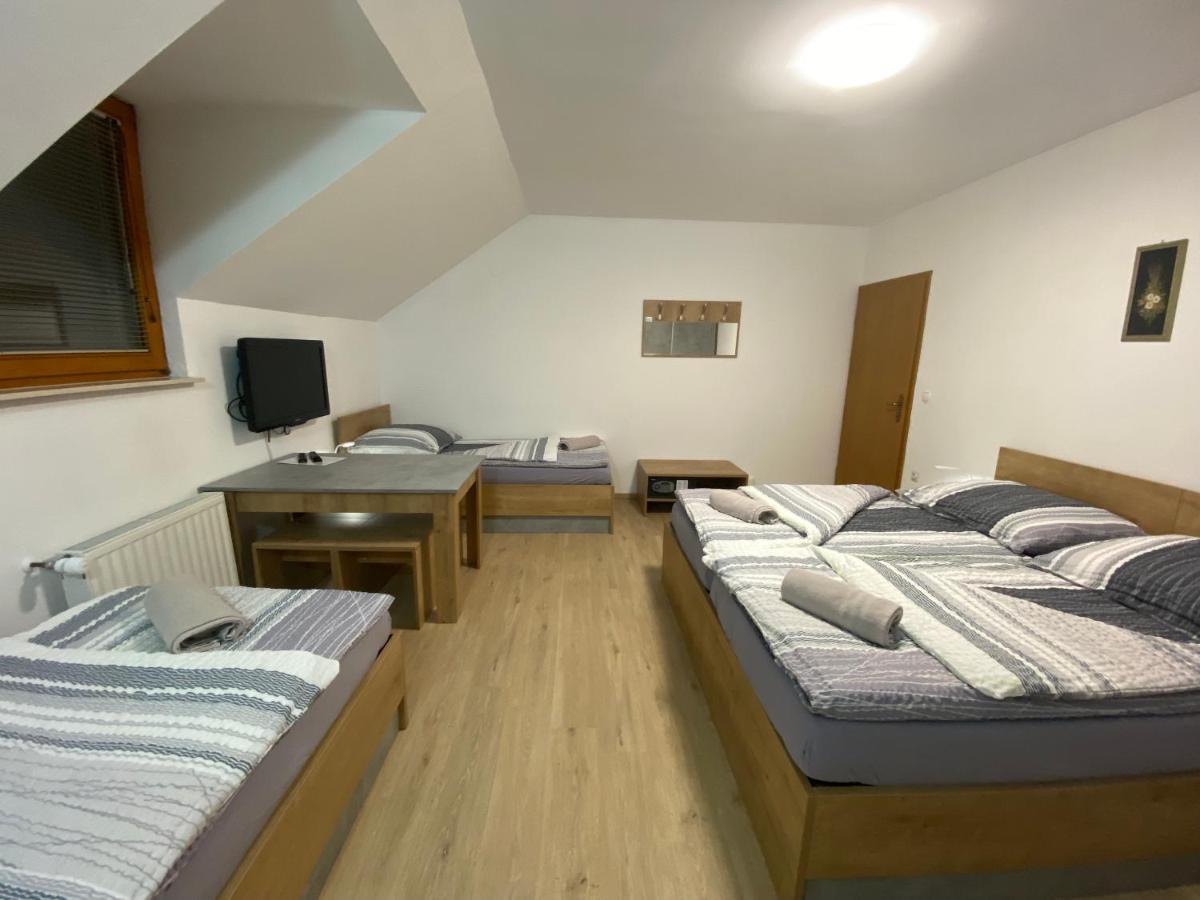בובק Apartma Brdo Bc מראה חיצוני תמונה