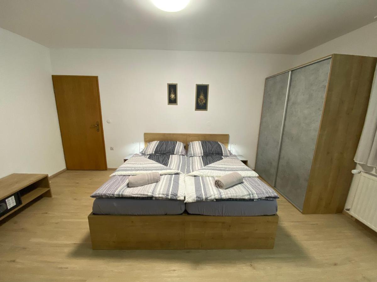 בובק Apartma Brdo Bc מראה חיצוני תמונה